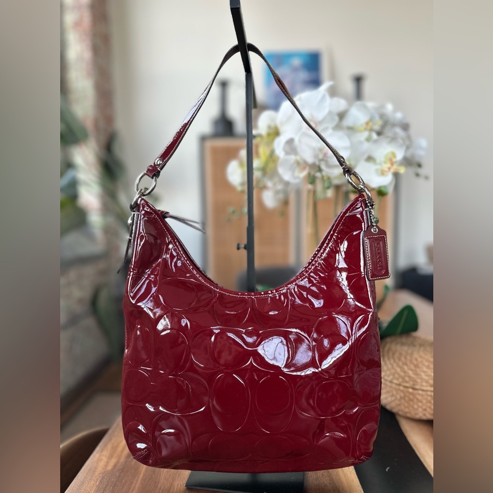 Rare Coach Patent Leather Hobo Shoulder Handbag in Bordeaux - Picture 2 of 7